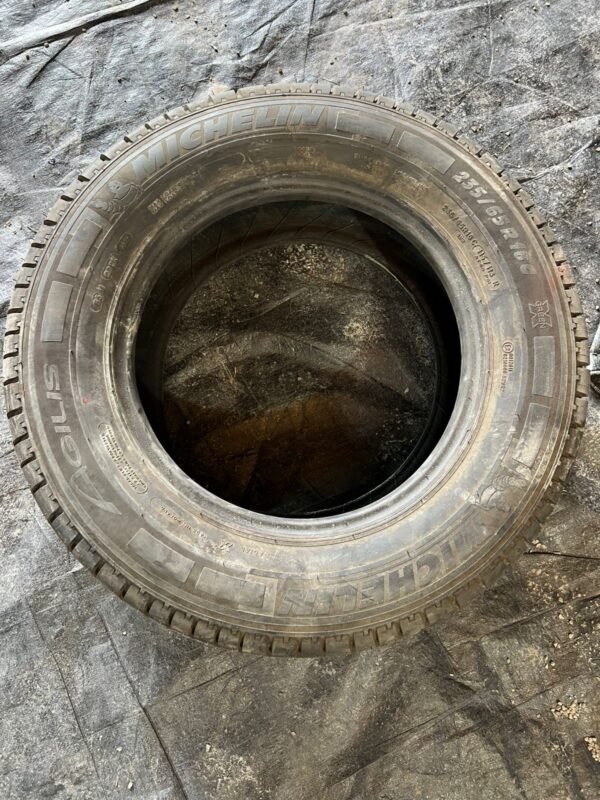 235/65R16 MICHLINE AND BRIDGESTONE - Image 2